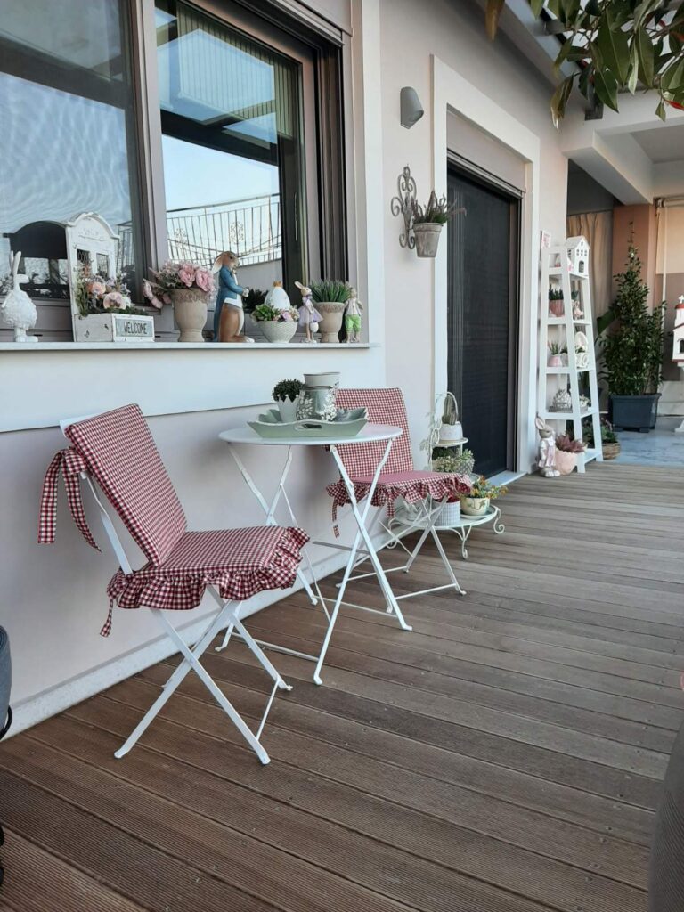 Τραπεζάκι βεράντας με καρέκλες