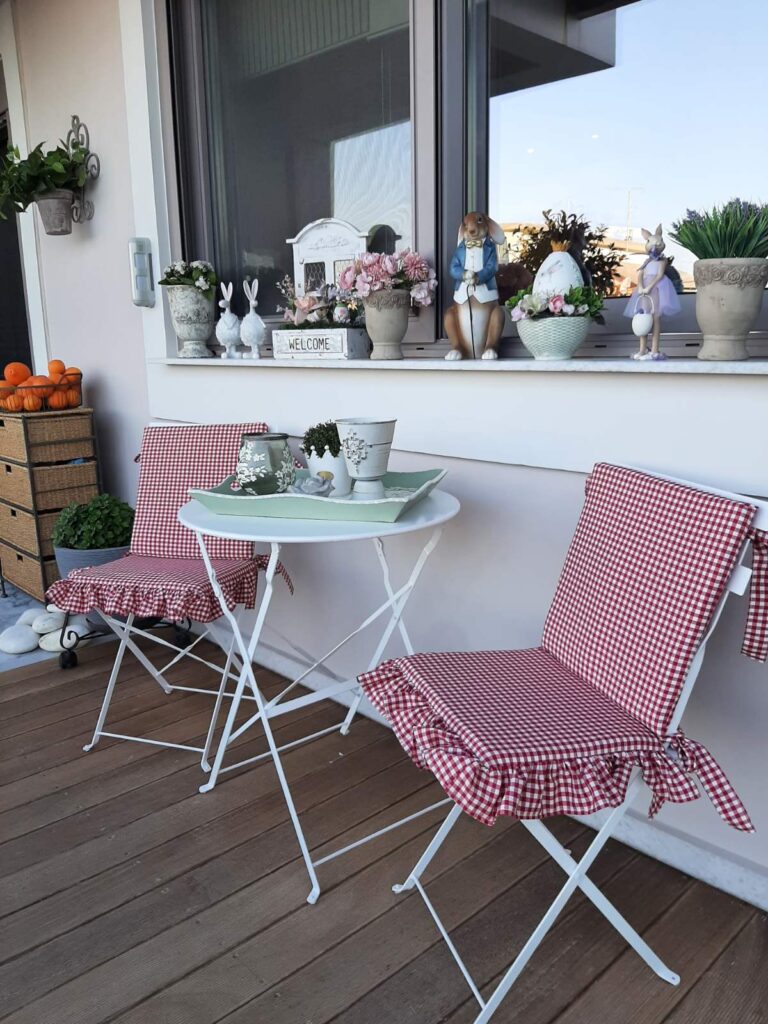 Τραπεζάκι βεράντας με καρέκλες