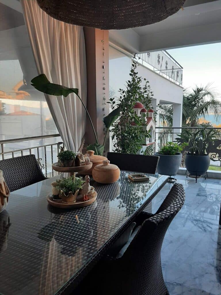 Τραπεζαρία εξωτερικού χώρου