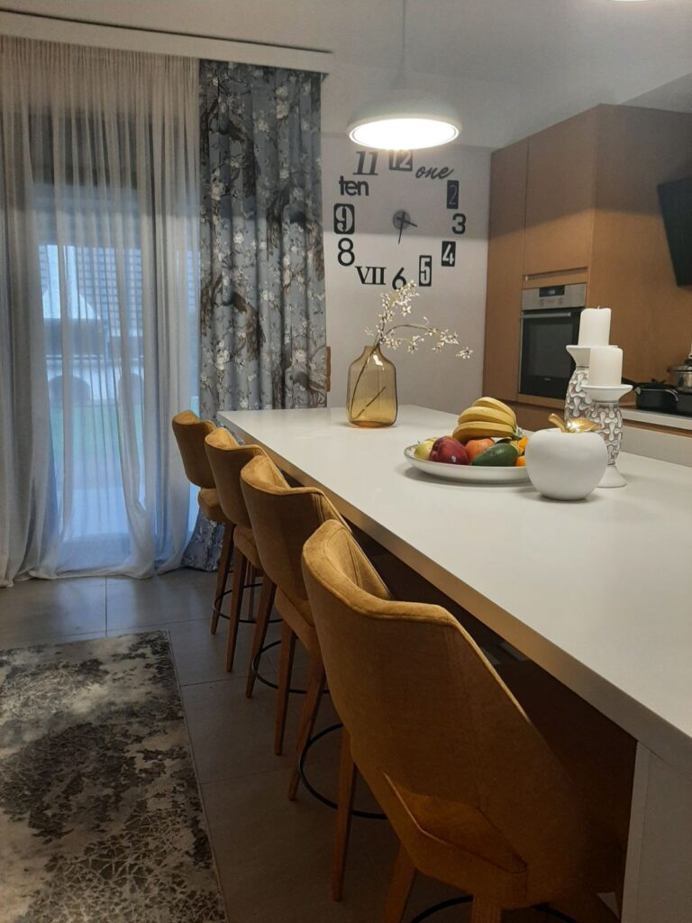 Διακόσμηση εσωτερικού χώρου σαλόνι & κουζίνα