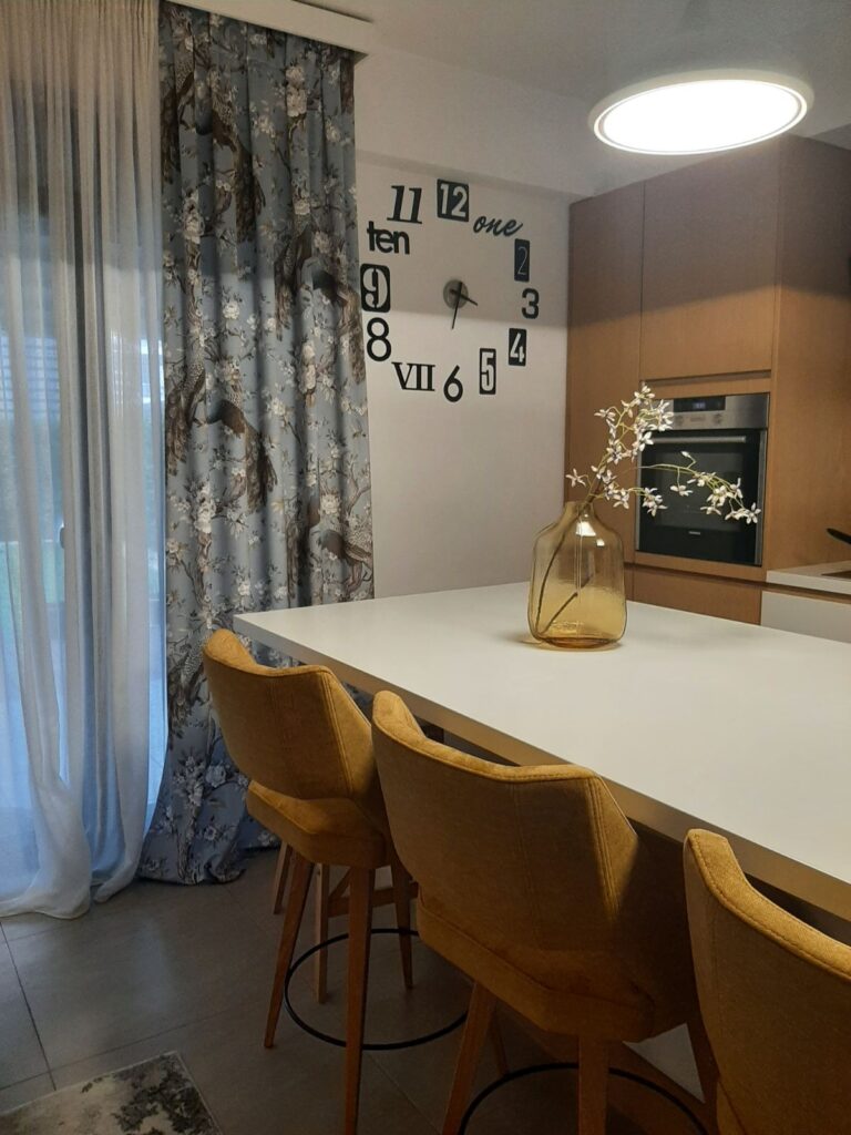 Διακόσμηση εσωτερικού χώρου σαλόνι & κουζίνα