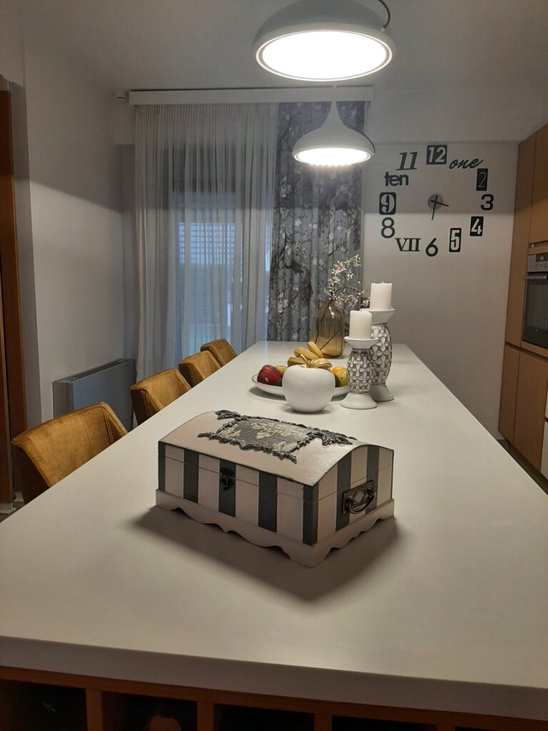 Διακόσμηση εσωτερικού χώρου σαλόνι & κουζίνα