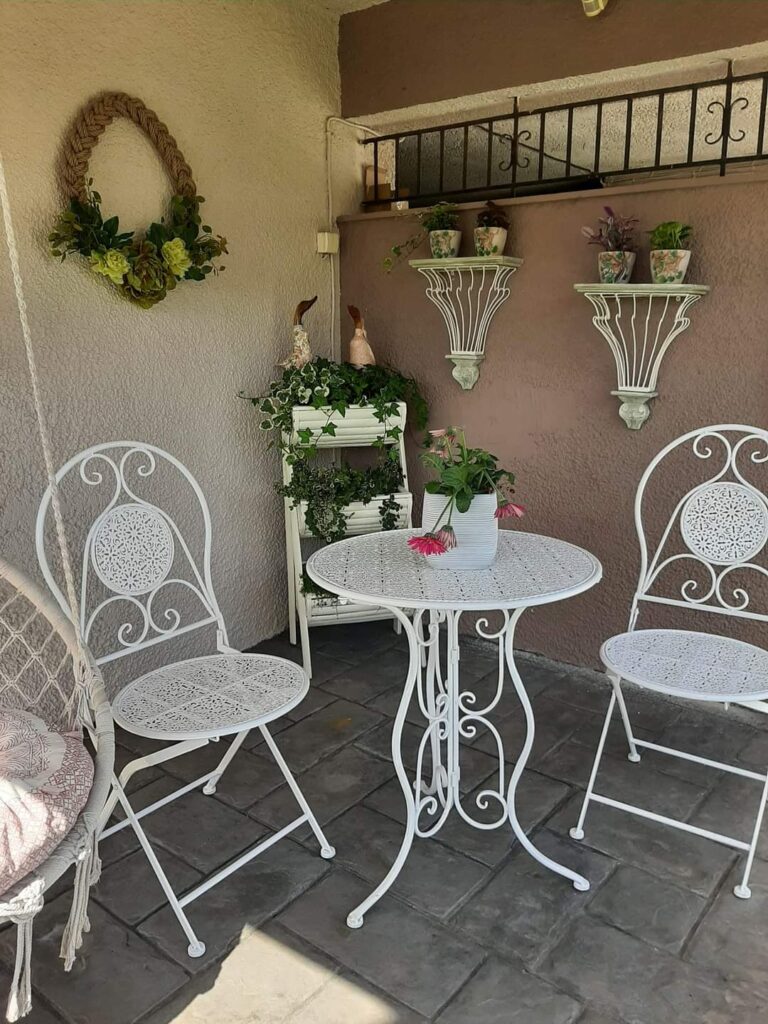 Διακόσμηση γωνιάς κήπου