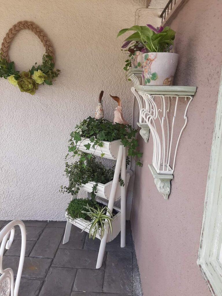 Διακόσμηση γωνιάς κήπου