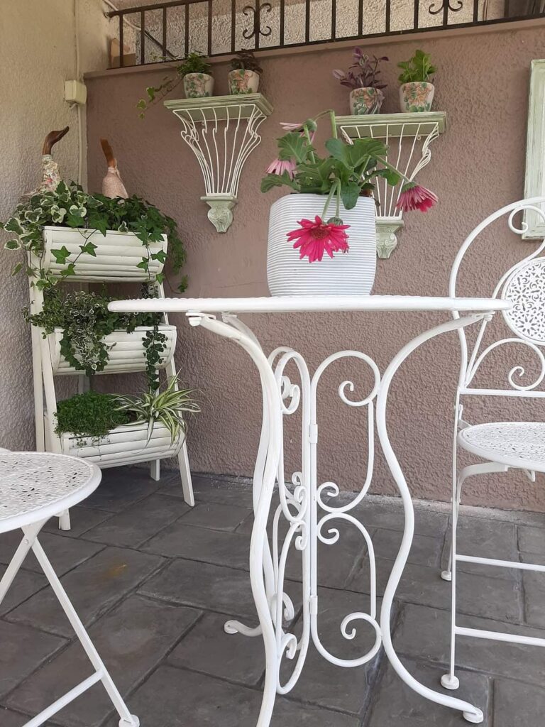 Διακόσμηση γωνιάς κήπου