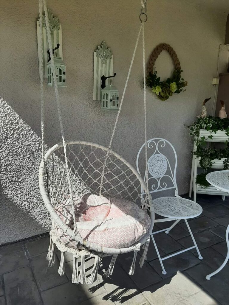 Διακόσμηση γωνιάς κήπου