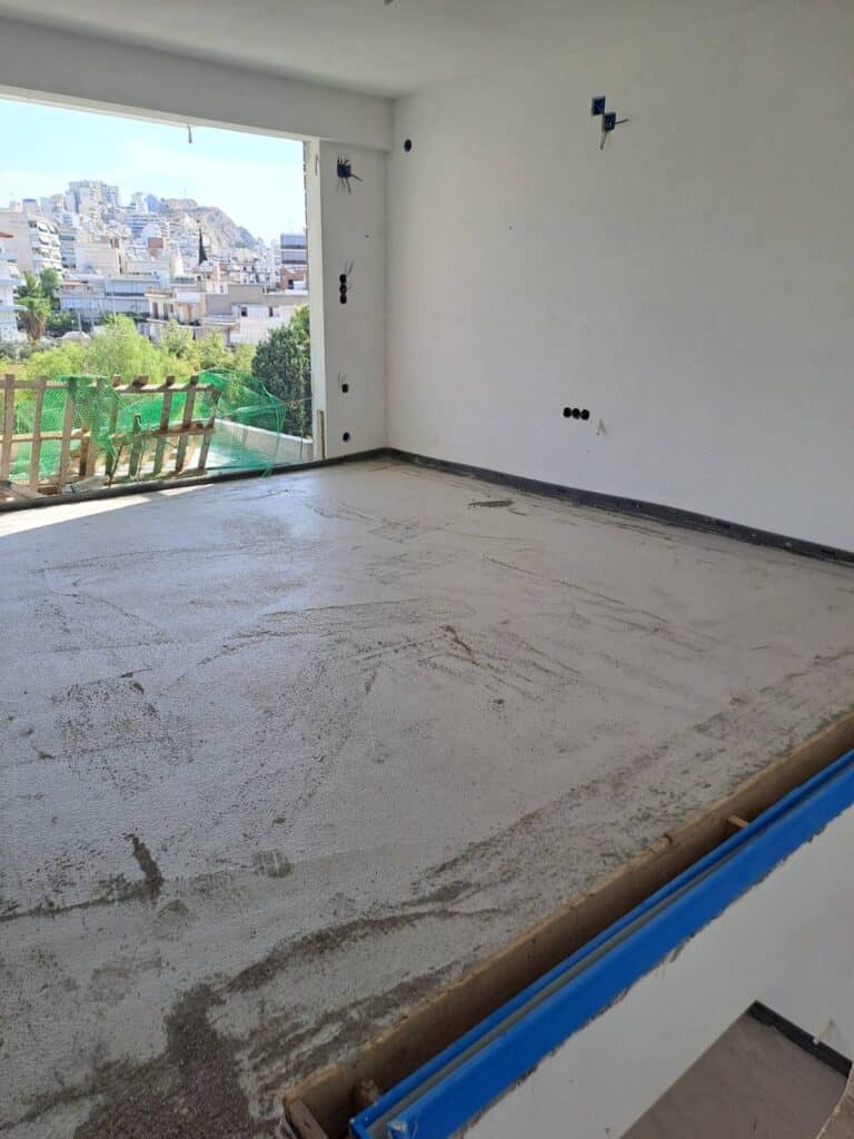 Καθιστικό πάνω από την κουζίνα