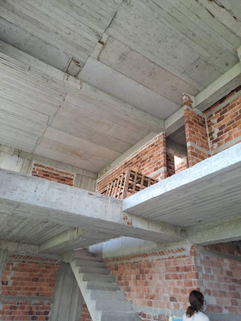 Σκάλα στην κουζίνα