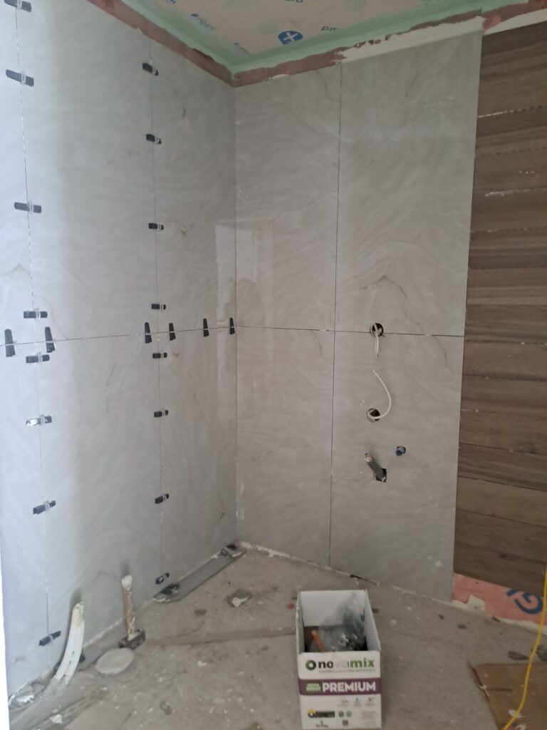 Μπάνιο τοποθέτηση πλακιδίων