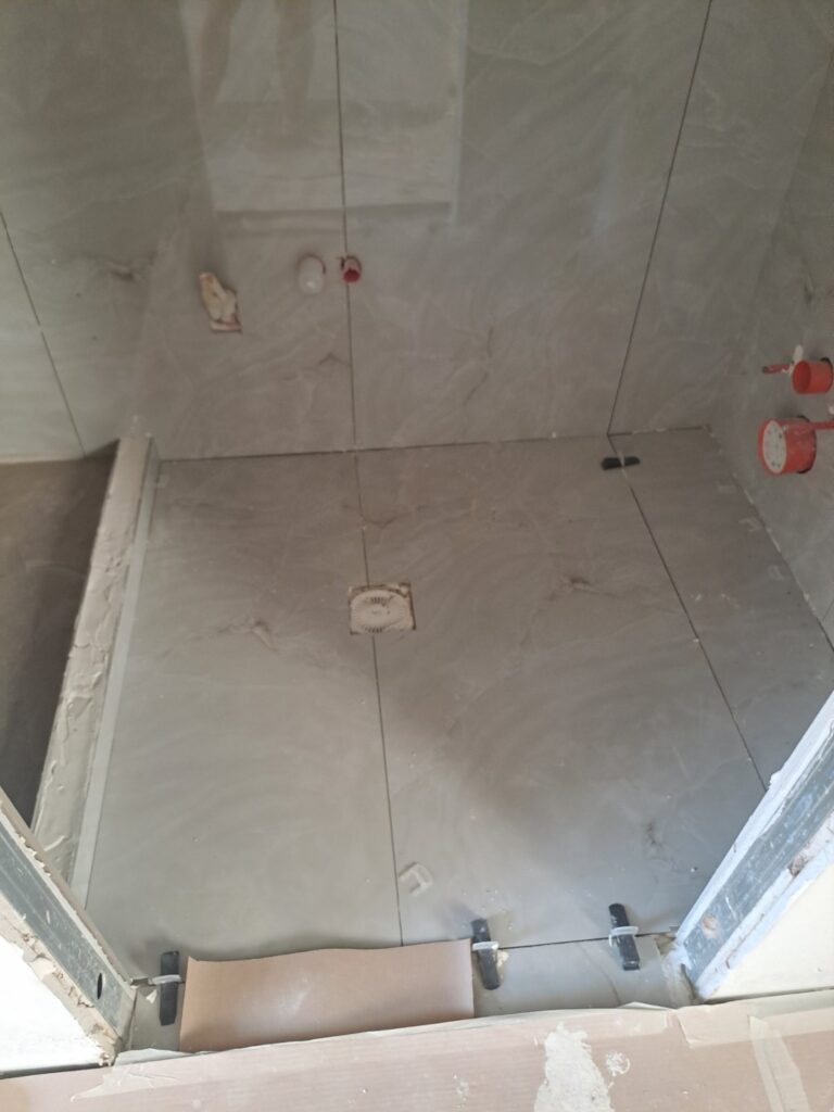 Μπάνιο τοποθέτηση πλακιδίων