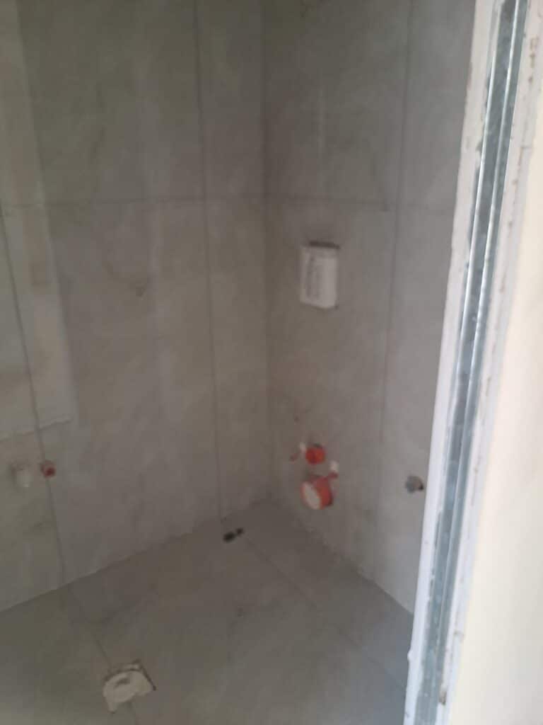 Μπάνιο τοποθέτηση πλακιδίων