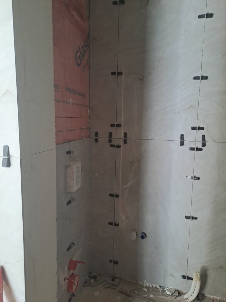 Μπάνιο τοποθέτηση πλακιδίων