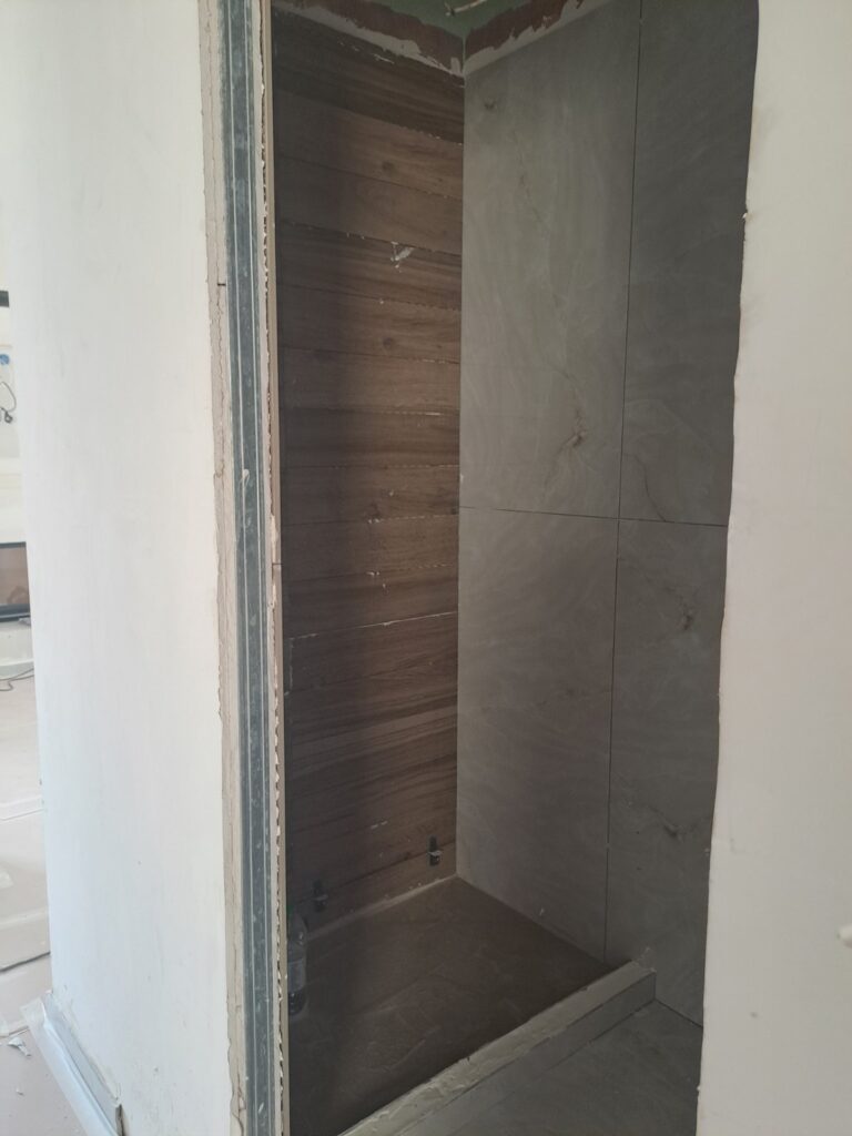 Μπάνιο τοποθέτηση πλακιδίων