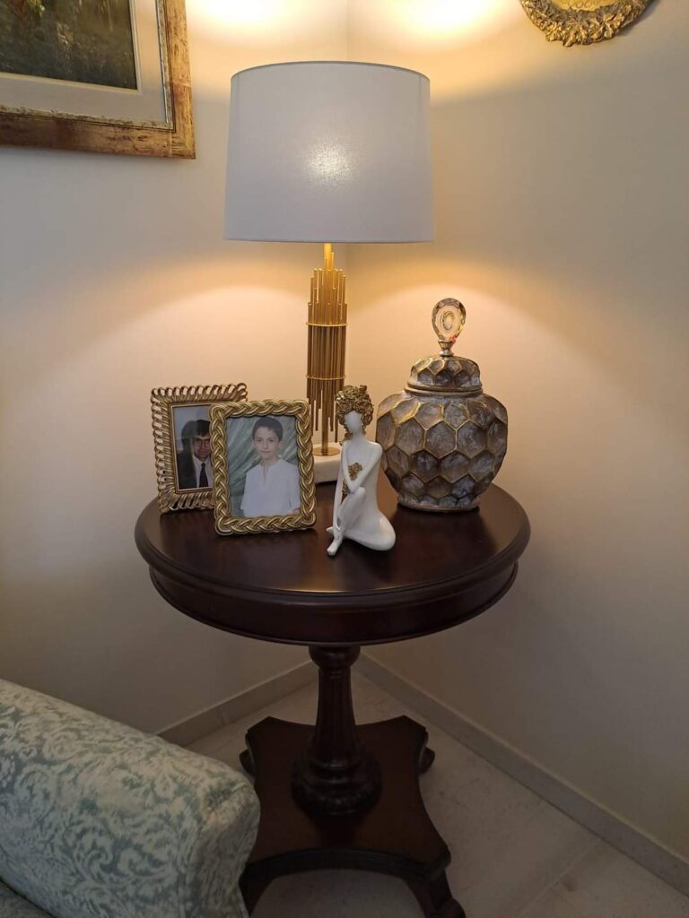 Τραπεζάκι βοηθητικό