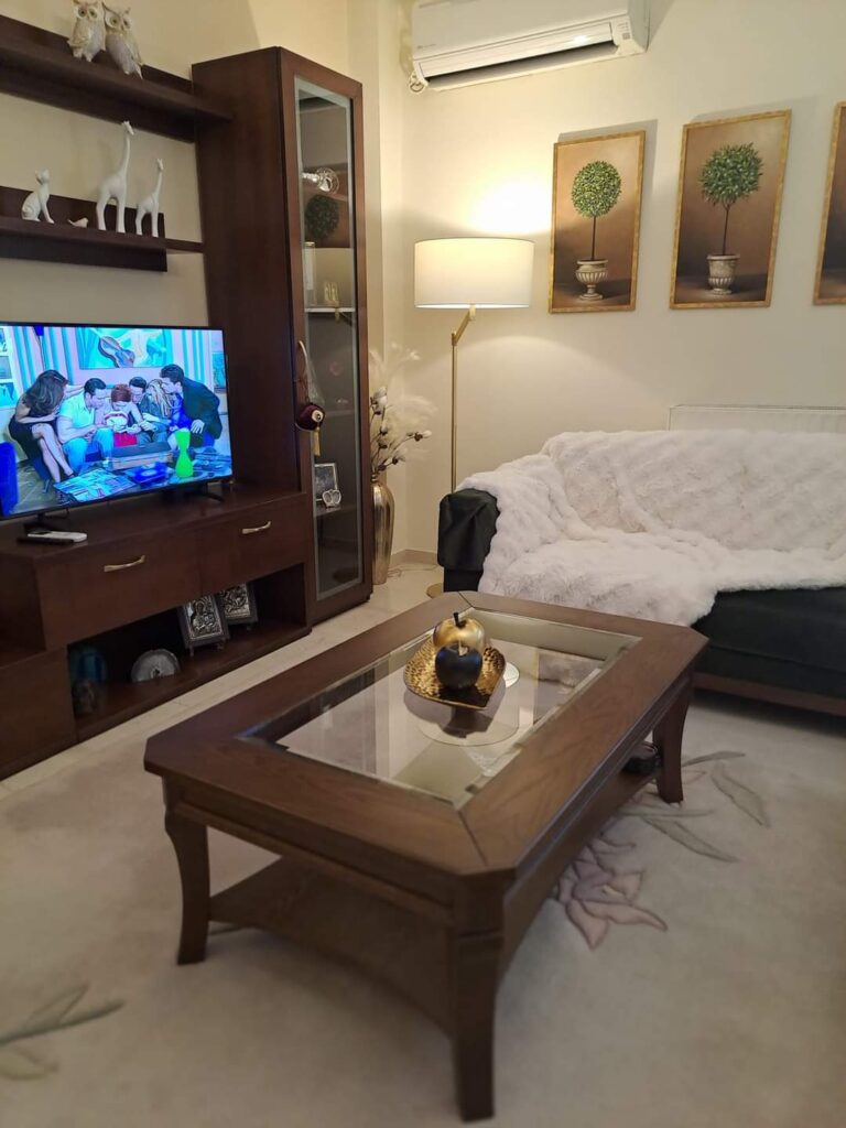 Τραπεζάκι σαλονιού