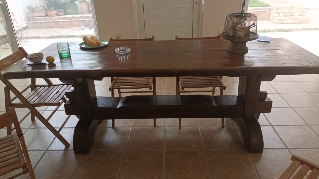 Τραπέζι μοναστηριακό