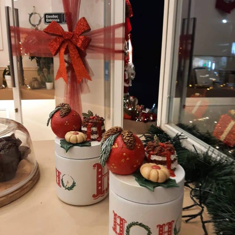 Χριστουγεννιάτικη διακόσμηση καταστήματος