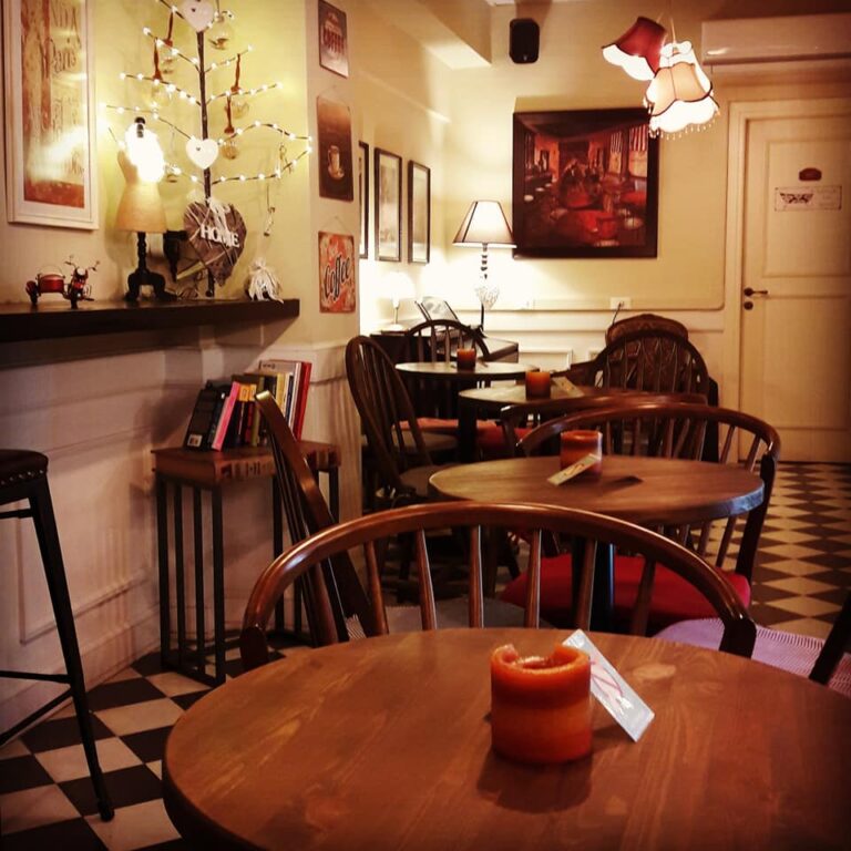 Χριστουγεννιάτικη διακόσμηση καταστήματος