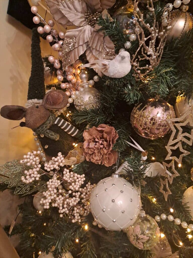 Χριστουγεννιάτικος στολισμός σαλόνι 2024