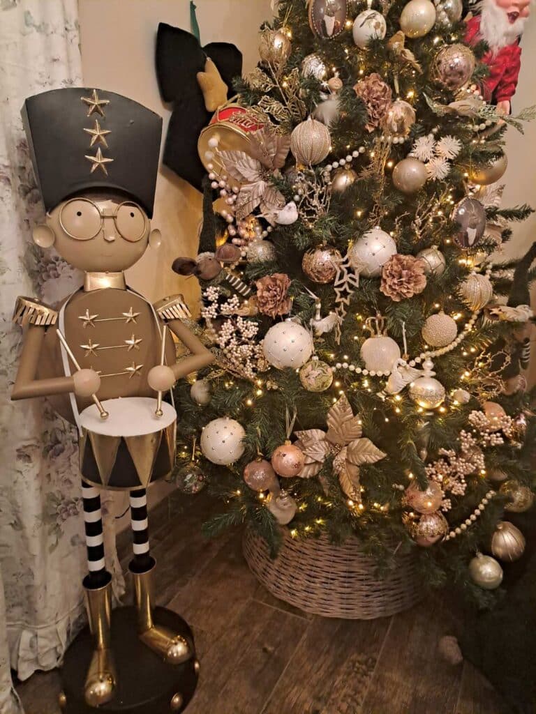 Χριστουγεννιάτικο δέντρο 2024