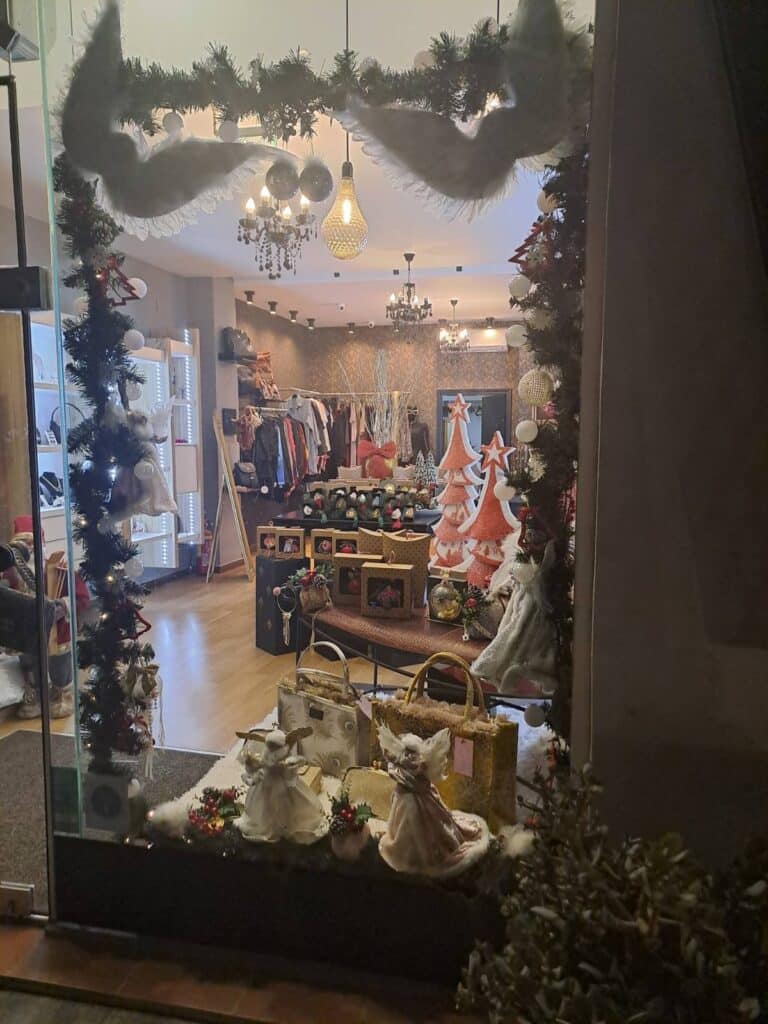 Χριστουγεννιάτικος στολισμός Zallis 2024