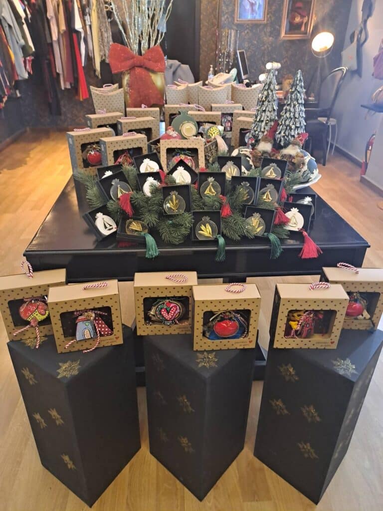 Χριστουγεννιάτικος στολισμός Zallis 2024