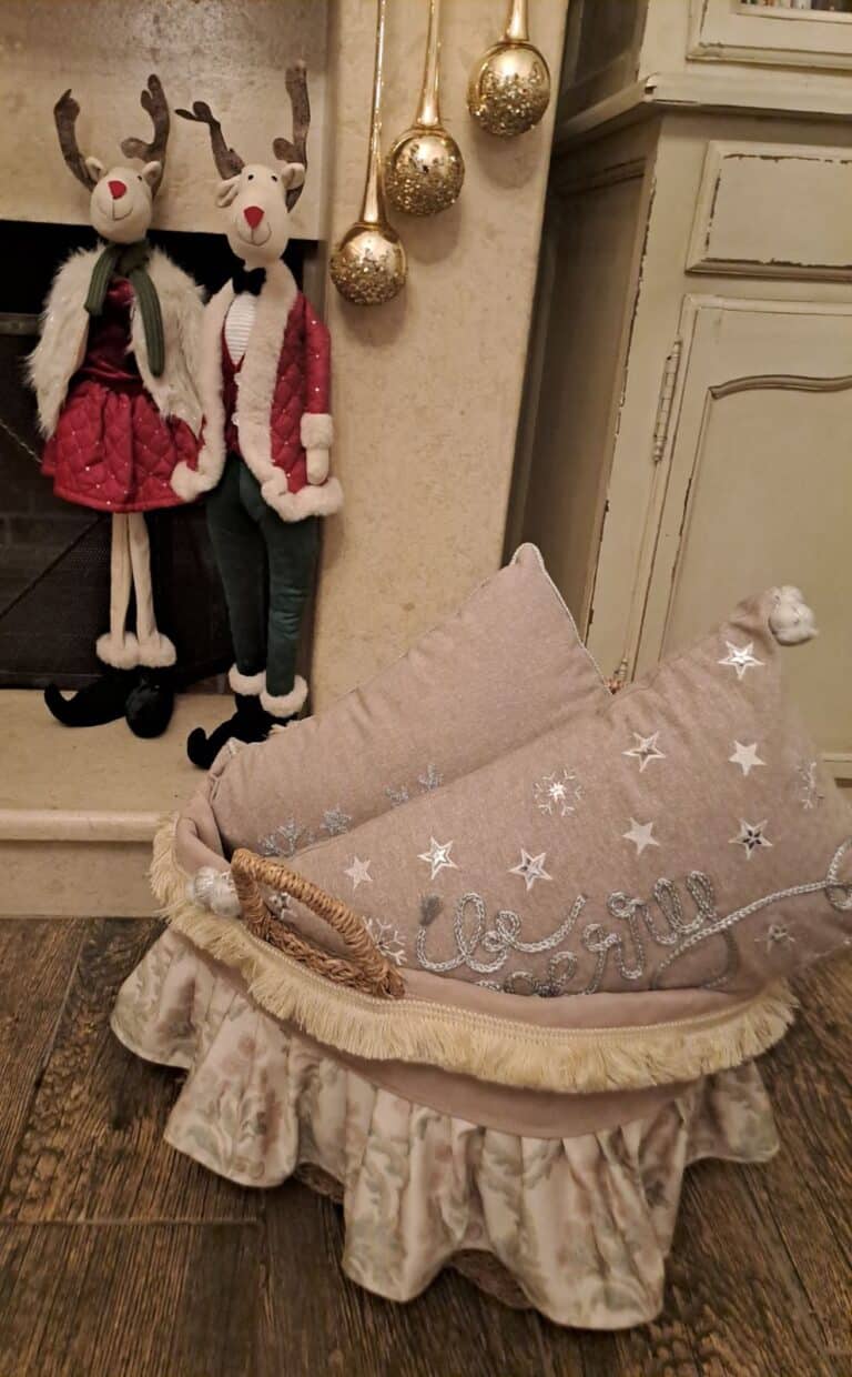 Χριστουγεννιάτικος στολισμός σαλόνι 2024