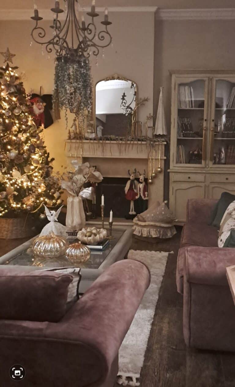 Χριστουγεννιάτικος στολισμός σαλόνι 2024