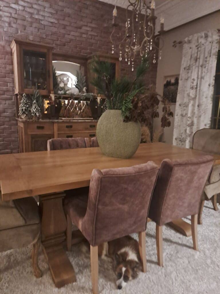 Χριστουγεννιάτικος στολισμός τραπεζαρία 2024