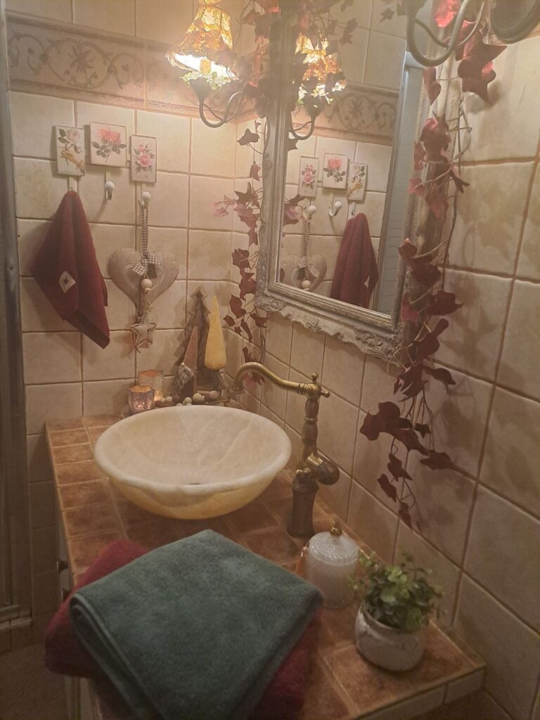 Μπάνιο Χριστουγεννιάτικος στολισμός 2024