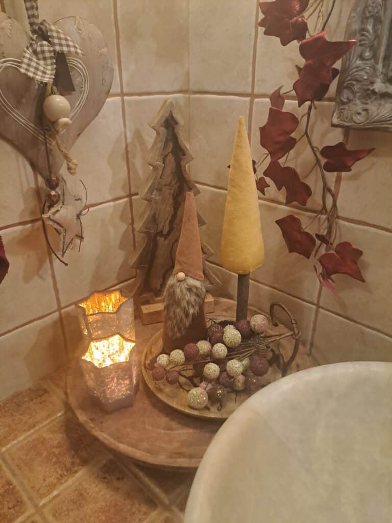 Μπάνιο Χριστουγεννιάτικος στολισμός 2024