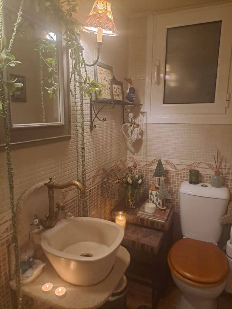 WC Χριστουγεννιάτικος στολισμός 2024